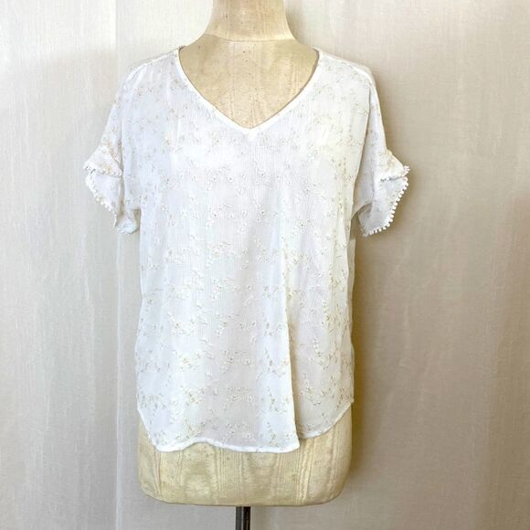 Democracy Top with Tan Embroidered Design V-neckline Flutter Sleeves Size large - Picture 1 of 7